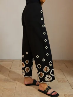 COMMENSE Cotton Hollow Embroidered Cropped Pants* Pants|Bottoms