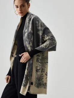 COMMENSE Double Face Jacquard Tassel Scarf* Accessories