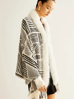 COMMENSE Geometric Striped Tassel Knit Minky Shawl* Outerwear|Outerwear